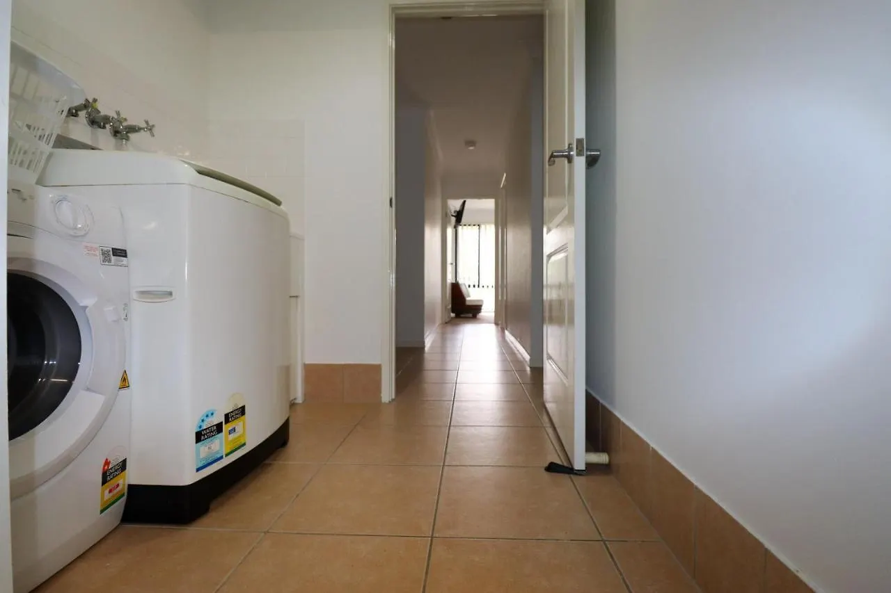 Blk Stays Guest House Deluxe Unit One Side Morayfield