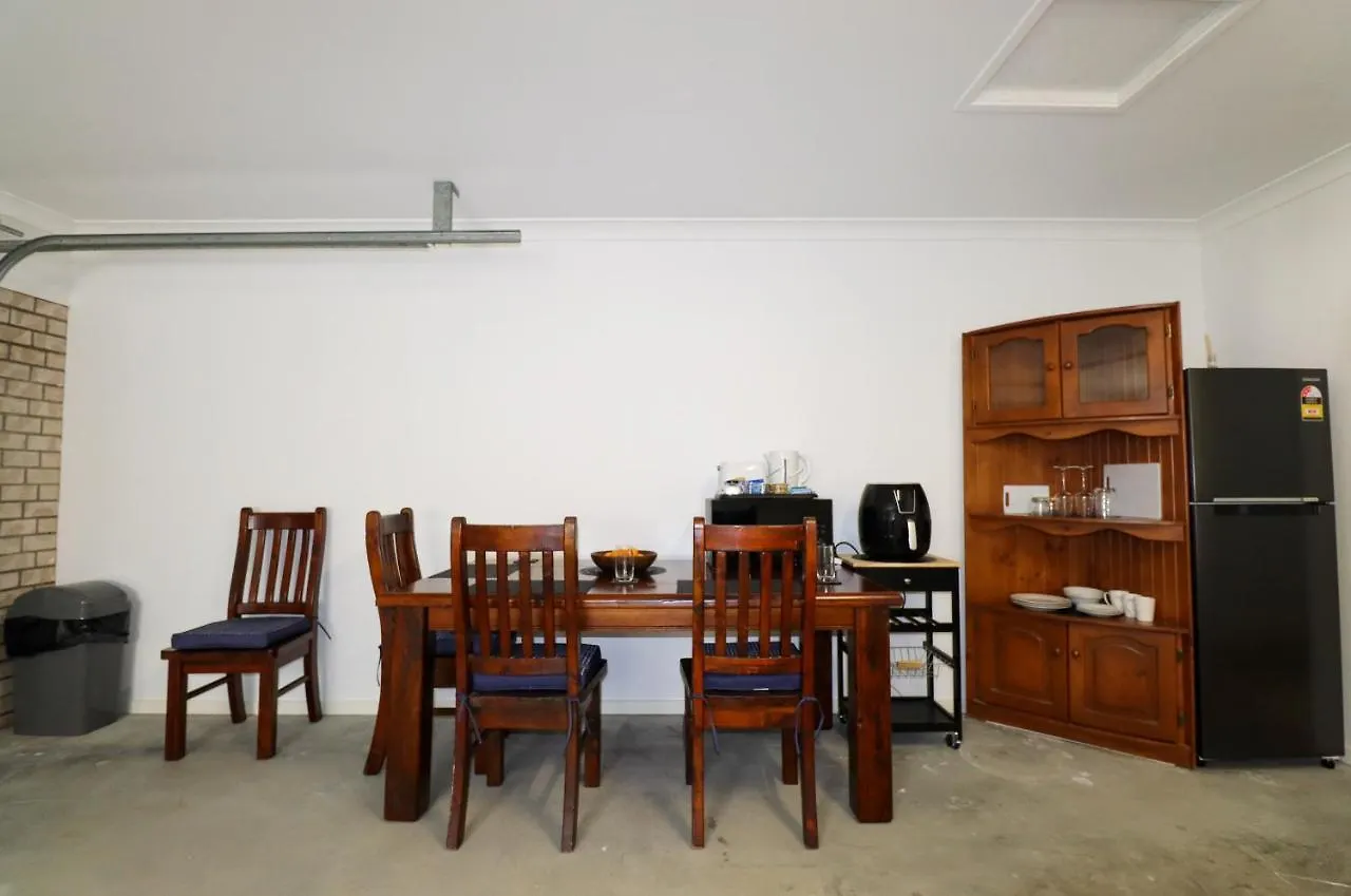 Blk Stays Guest House Deluxe Unit One Side Morayfield 0*,  Australië